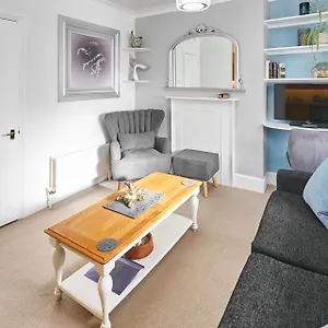 Host & - Regency Square Brighton